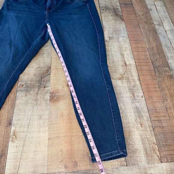 Torrid Jegging Skinny Super Soft High-Rise Jean size 18R - Picture 6 of 14